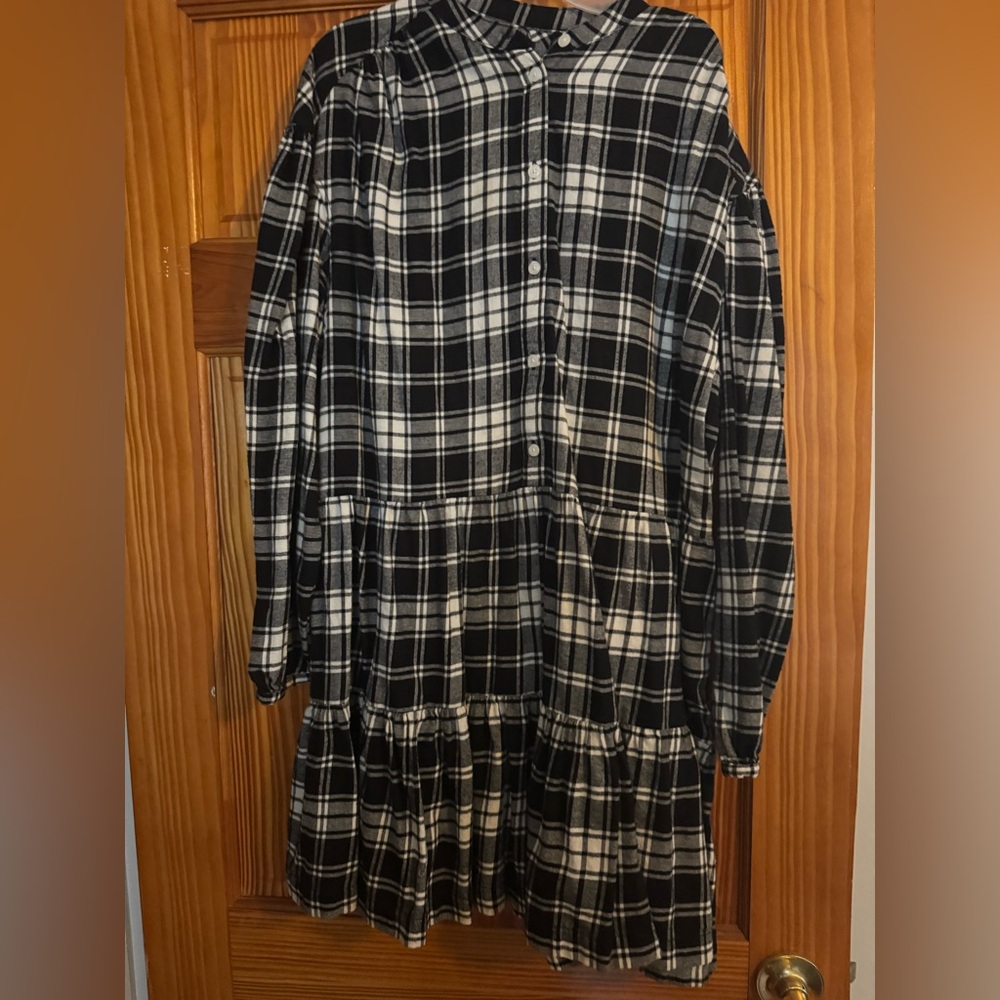 GAP Black and White Plaid Midi Dress